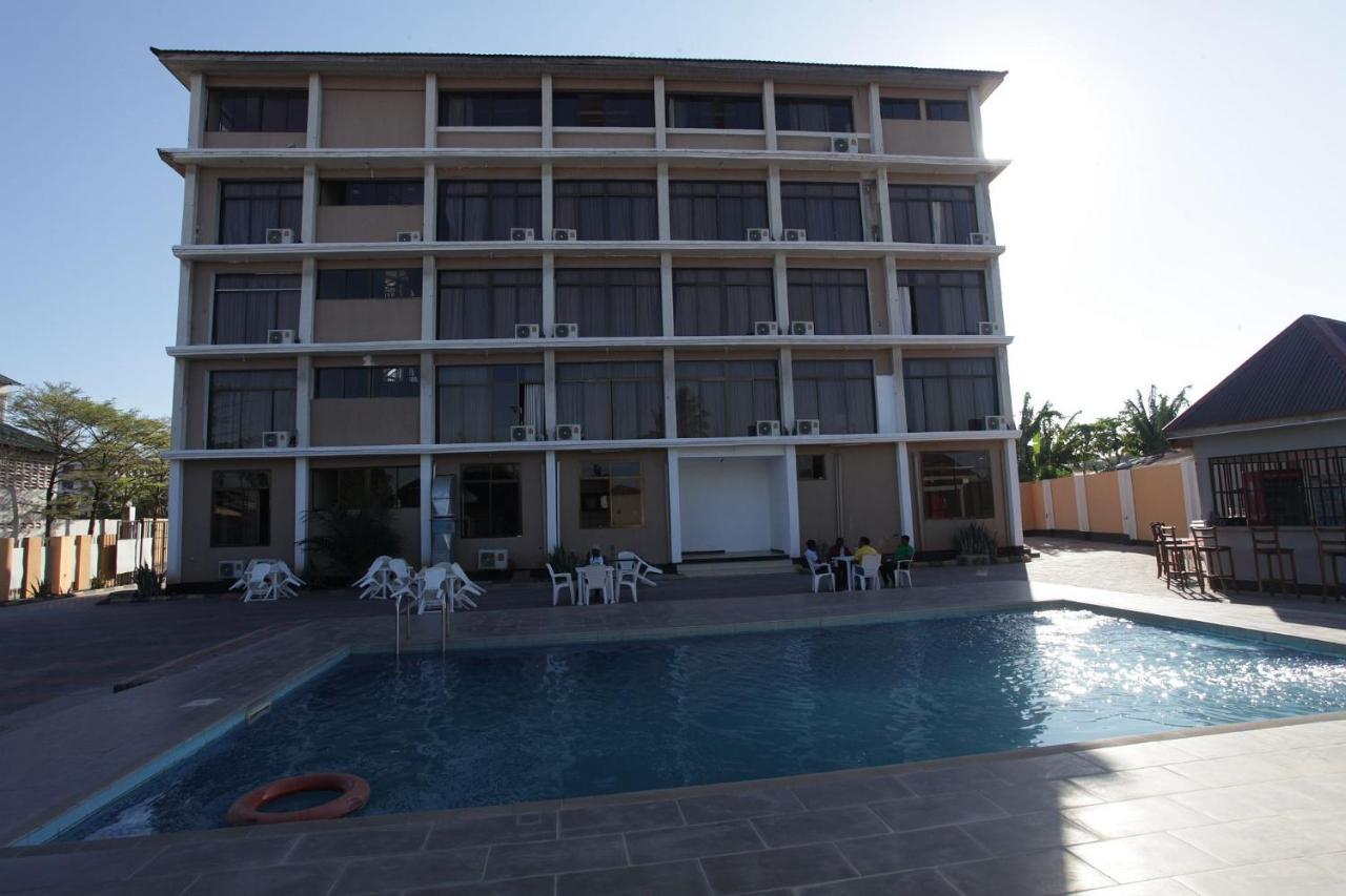 Hotreef Airport Hotel Dar es Salaam Exterior foto