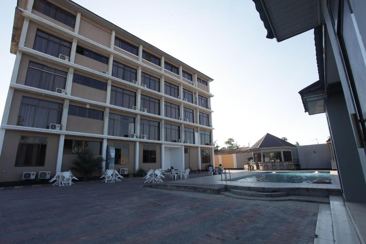 Hotreef Airport Hotel Dar es Salaam Exterior foto